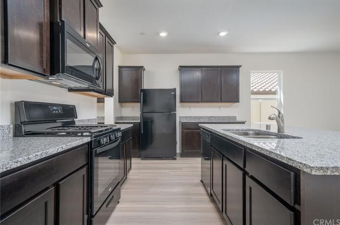 16879 Desert Lily St, Victorville, CA 92394 | MLS ...