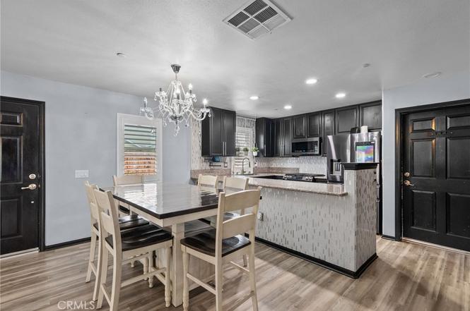 洋書 The Panorama 12402 Vista Panorama, Santa Ana, CA 92705 | MLS #PW25146785