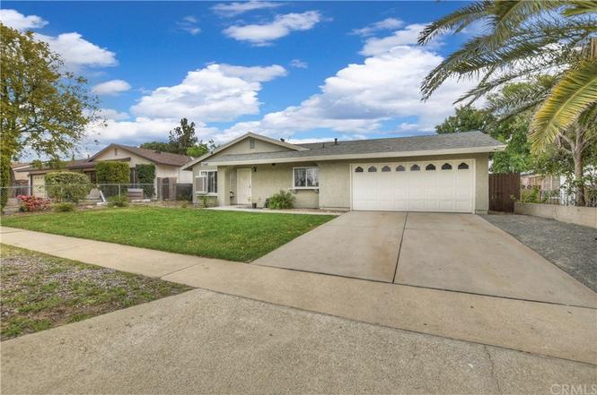 7543 Tamarind Ave, Fontana, CA 92336 | MLS# CV19062840 | Redfin