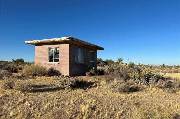 1425 Wamego Trl, Yucca Valley, CA 92284 | MLS# JT23151722 | Redfin