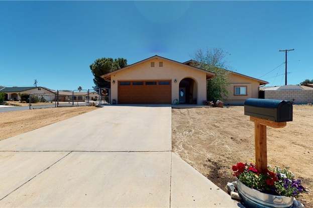 56638 Sunnyslope Dr Yucca Valley Ca 92284 Zillow Interior Architecture Zillow Yucca Valley