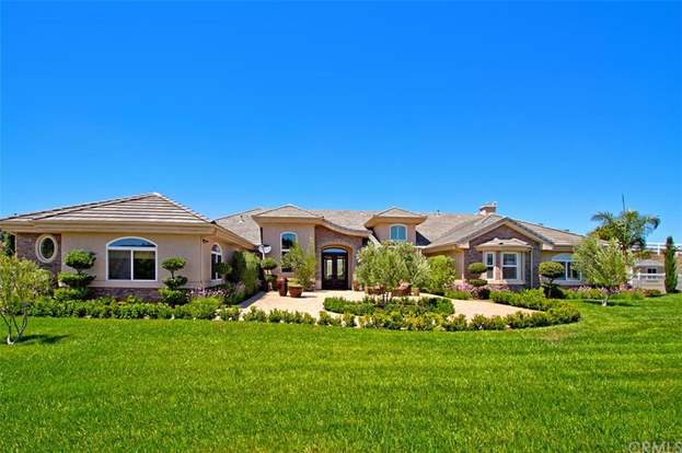 Mesa Garage Doors Low Price Guarantee Garage Doors In 2020 Garage Doors Single Garage Door Garage Door Design