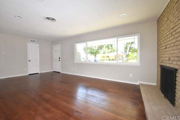 22262 Schoolcraft St Canoga Park Ca 91303 Mls Sr17223423 Redfin