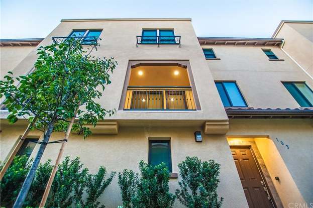 809 S Anaheim Blvd 103 Anaheim Ca 92805 3 Beds 2 5 Baths