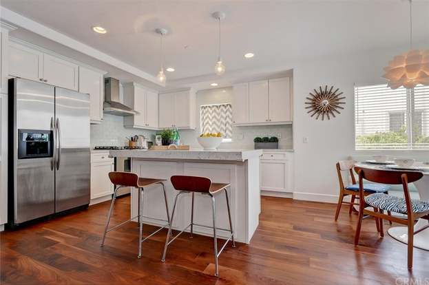 654 4th St Hermosa Beach Ca 90254 3 Beds 2 5 Baths