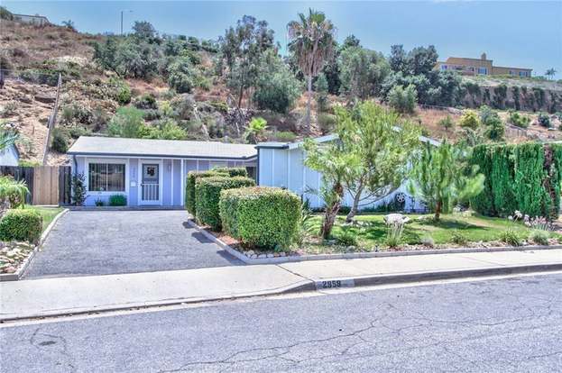 Calle Redonda Ln Escondido Ca 92026 Move In Ready Single Story On Quiet Street Overlooking The 8th Fairway Of The F Estate Homes Find Real Estate Escondido