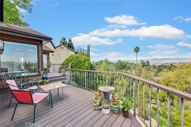 4763 Abargo St, Woodland Hills, CA 91364 | MLS# SR24049990 | Redfin