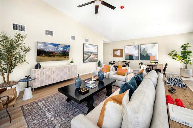 994 Hunter Trl Vista CA 92081 Redfin 994 Hunter Trl Vista CA 92081 Redfin