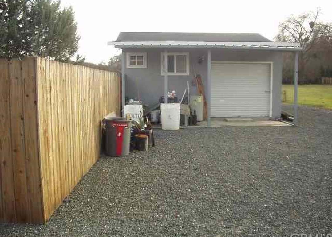 1135 Mockingbird Ln, Upper Lake, CA 95485