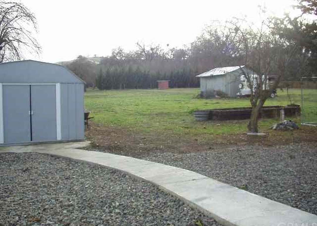 1135 Mockingbird Ln, Upper Lake, CA 95485