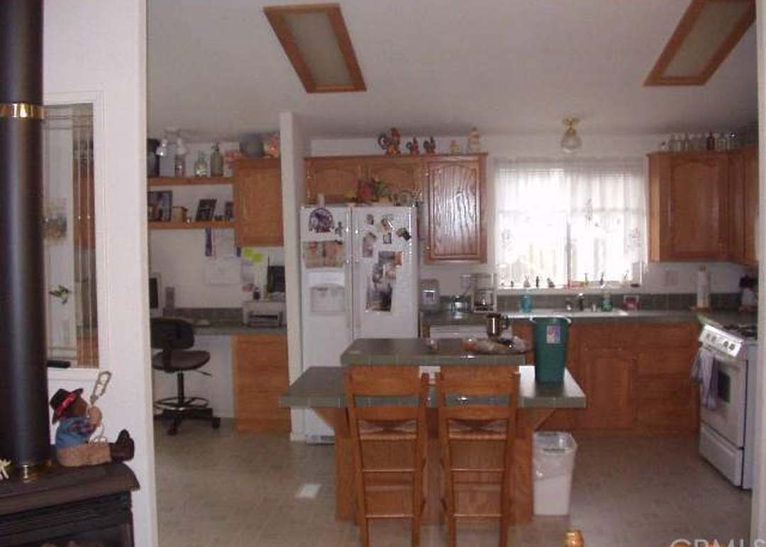 1135 Mockingbird Ln, Upper Lake, CA 95485