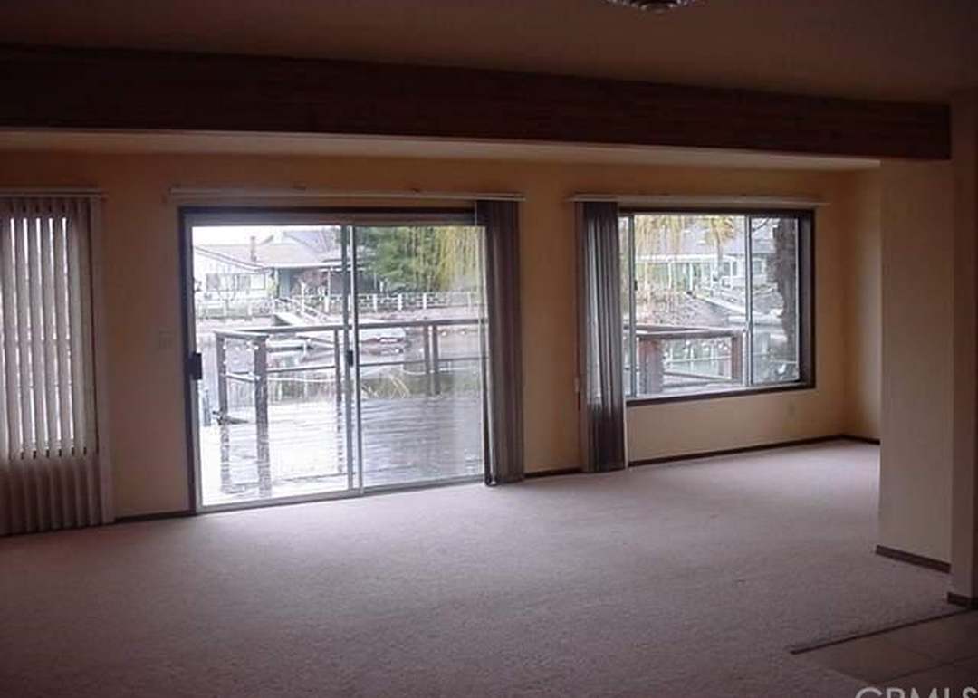 3284 Elizabeth Dr