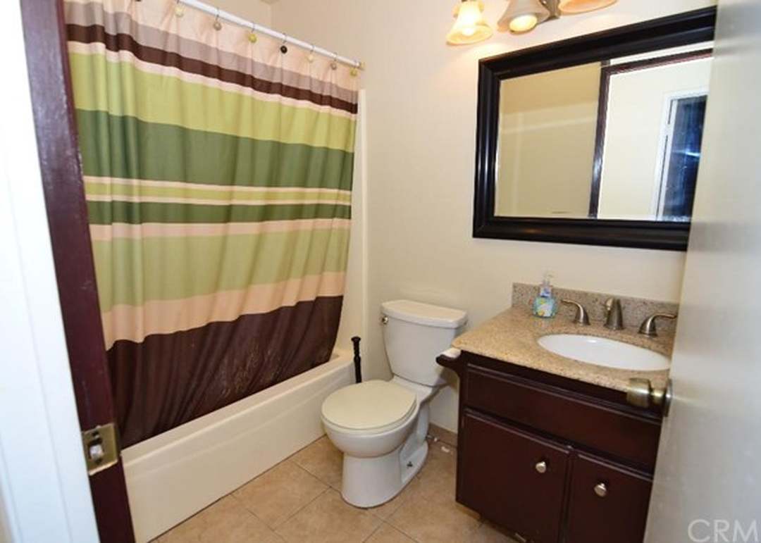 551 W Point O Woods Dr, Azusa, CA 91702
