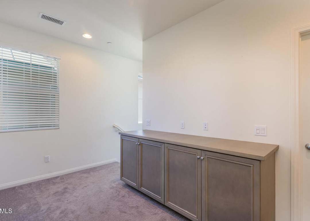 217 Stonegate Rd, Camarillo, CA 93010