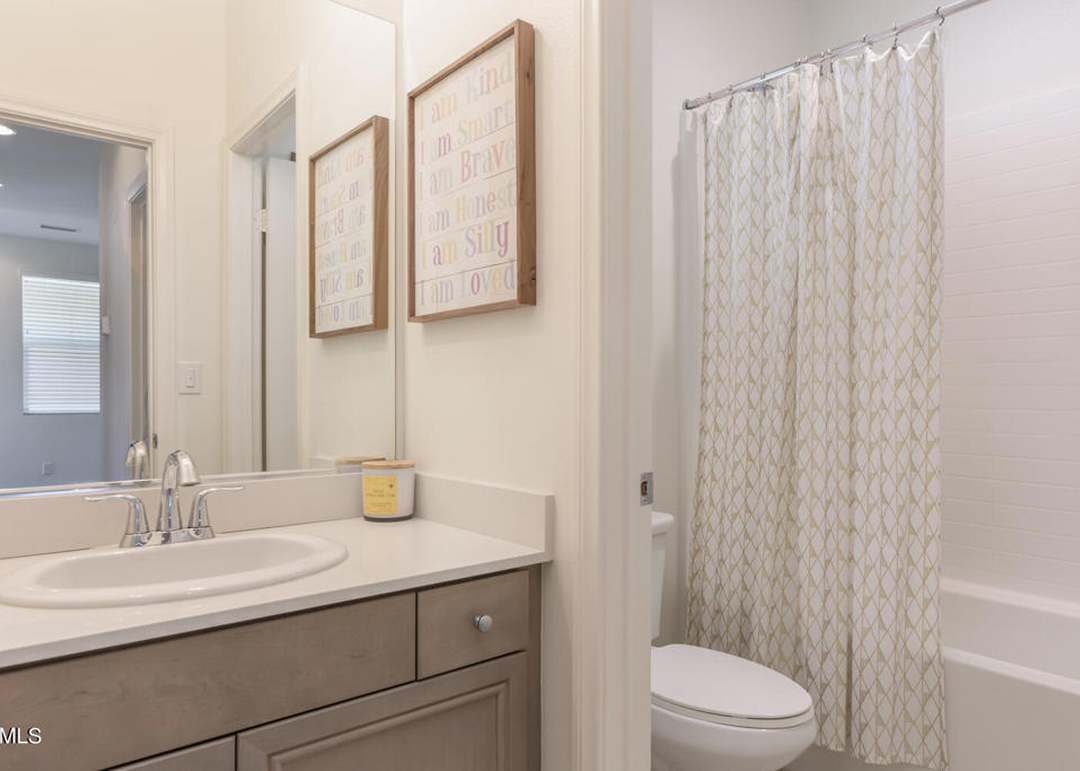 217 Stonegate Rd, Camarillo, CA 93010