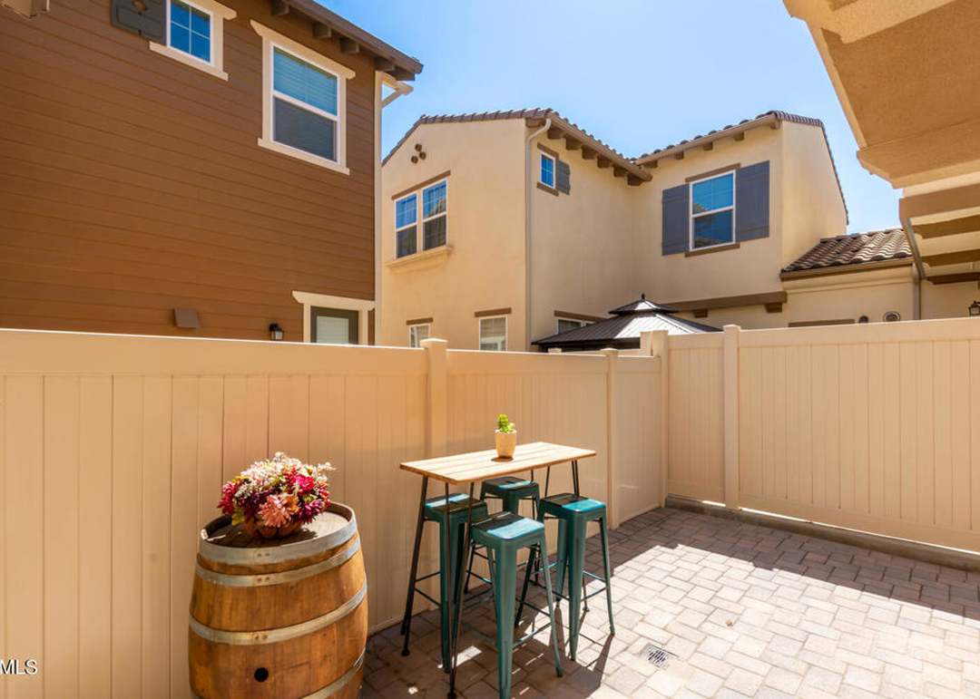 217 Stonegate Rd, Camarillo, CA 93010