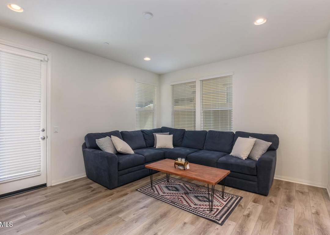 217 Stonegate Rd, Camarillo, CA 93010