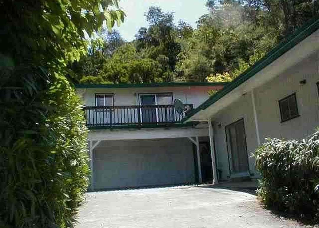 11460 Lakeshore Dr