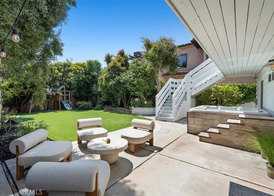 222 N Dianthus St, Manhattan Beach, CA 90266
