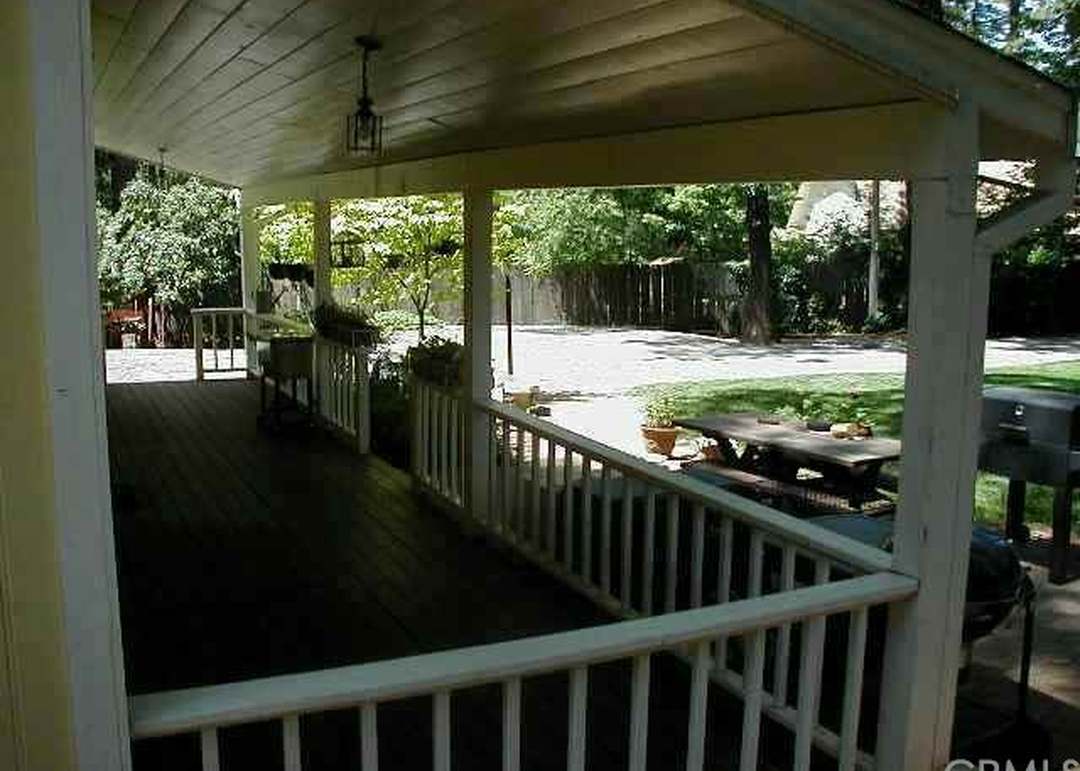 678 Madrone Way