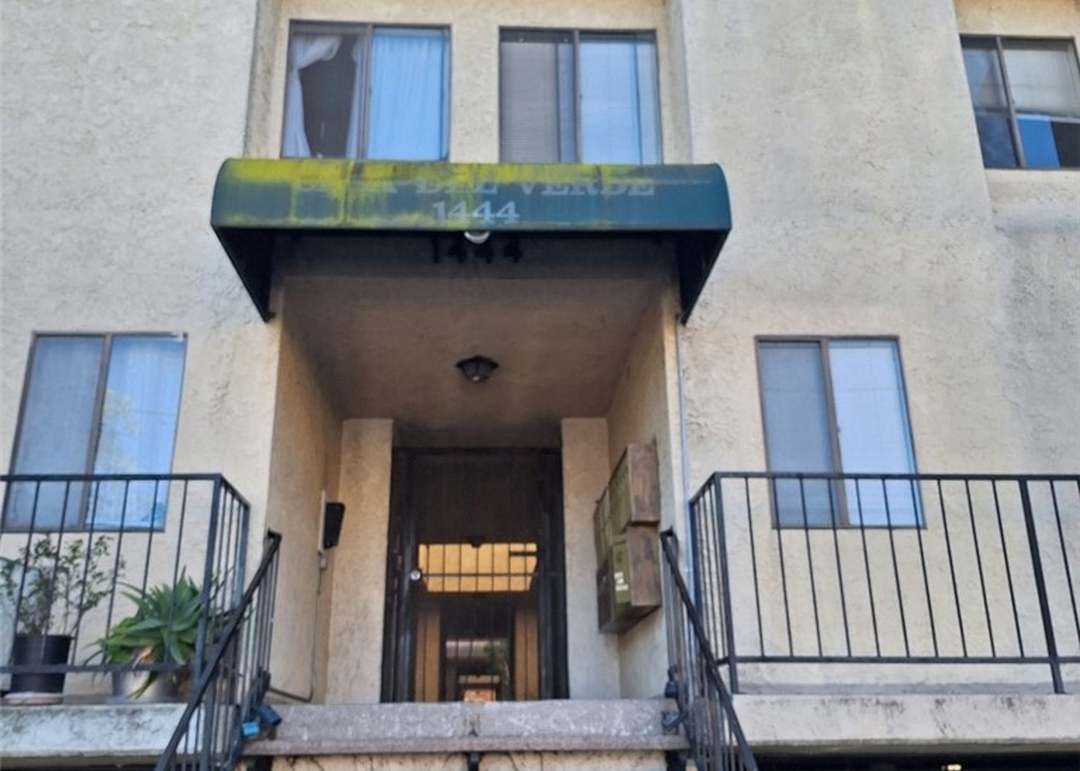 1444 W 227th St #2, Torrance, CA 90501 | MLS# 25538495 | Redfin