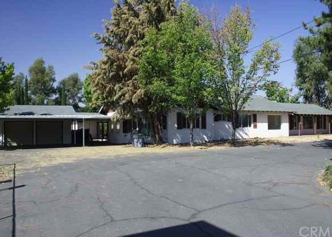 64 Grand Ave