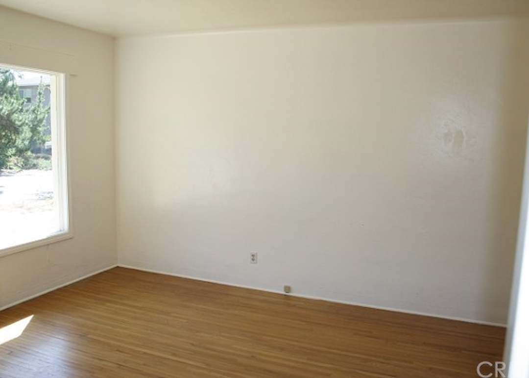 64 Grand Ave