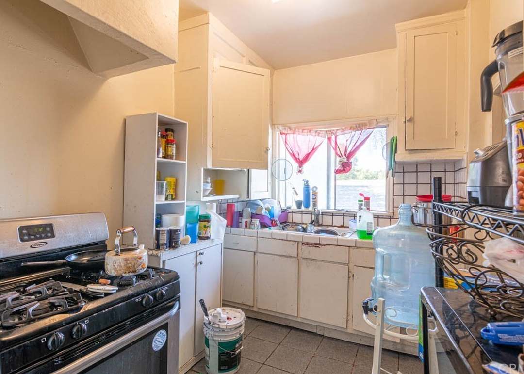 1475 E 56th St, Los Angeles, CA 90011