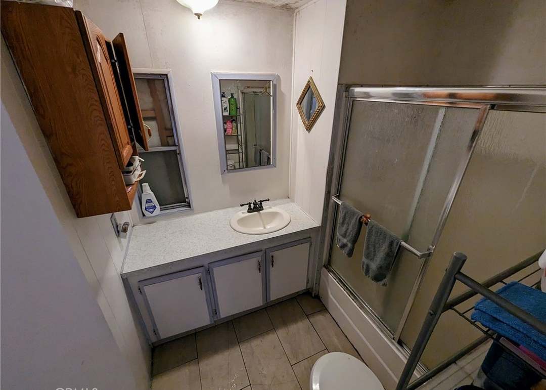 45415 28th St #15, Lancaster, CA 93535