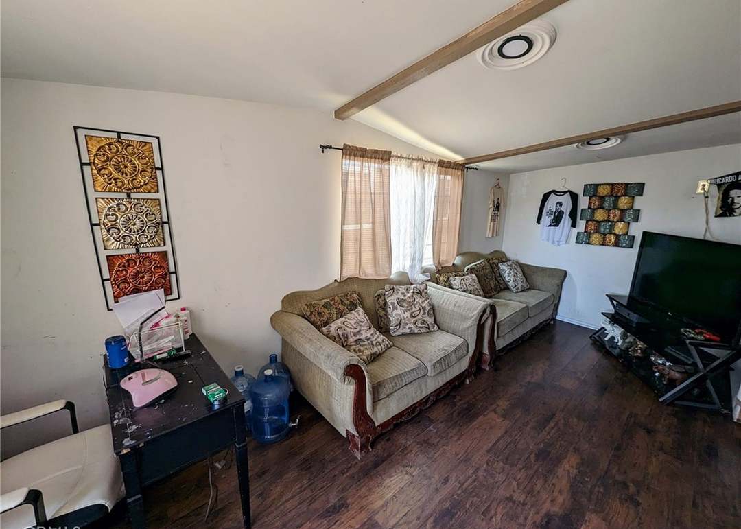 45415 28th St #15, Lancaster, CA 93535