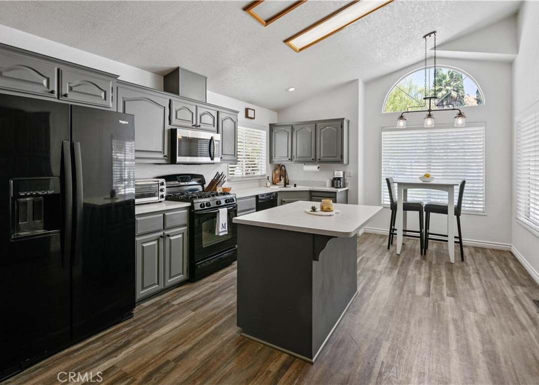 20076 Canyon View Dr, Canyon Country, CA 91351 | Redfin 20076 Canyon View Dr, Canyon Country, CA 91351 | Redfin