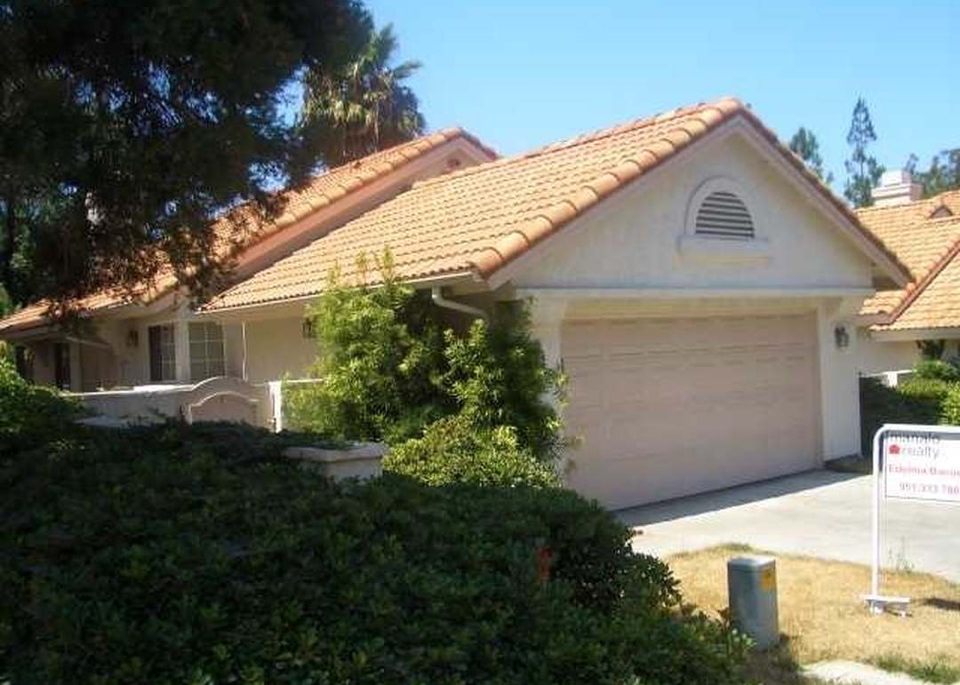 2111 Domingo Gln, Escondido, CA 92026
