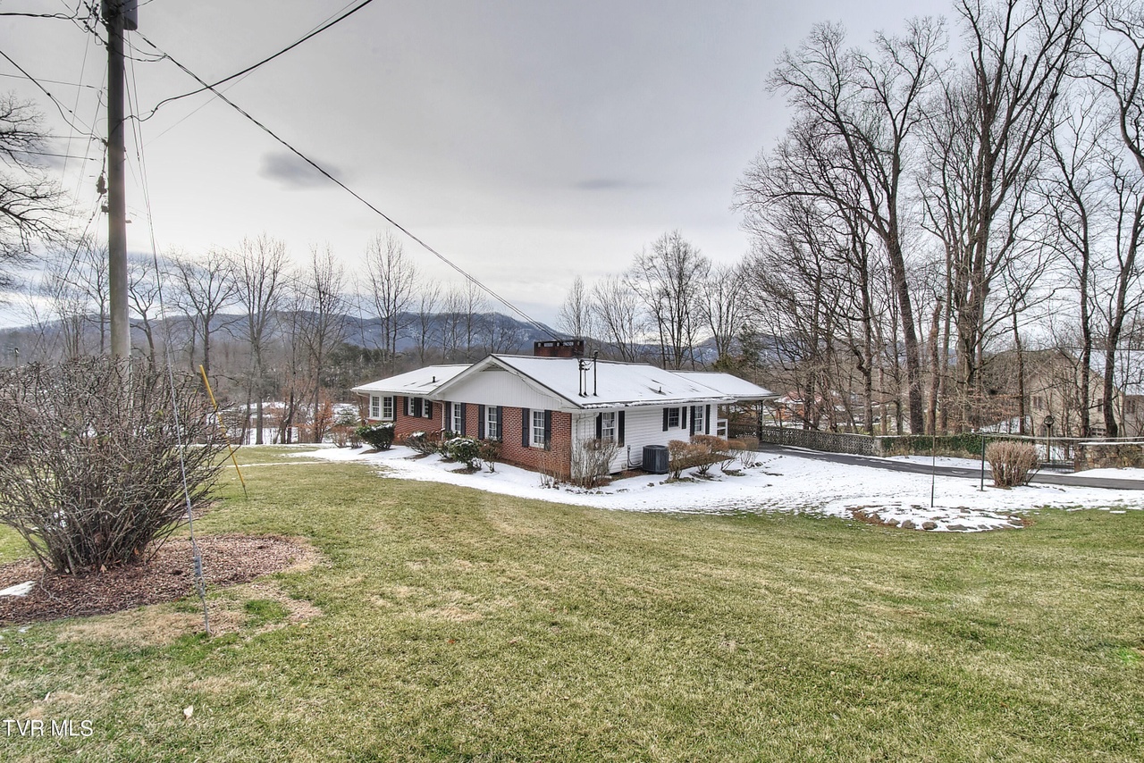 1511 Ashwood Dr, Johnson City, TN 37604 | MLS# 9961204 | Redfin