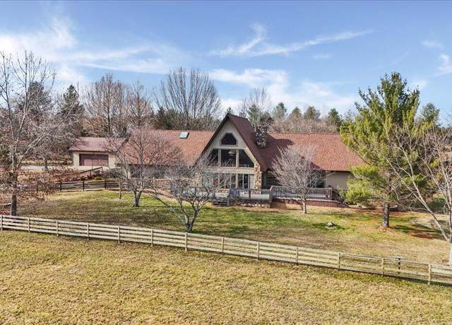Property at 1555 Old Shiloh Rd Rd, Greeneville, TN 37745, 4 beds, 4 baths