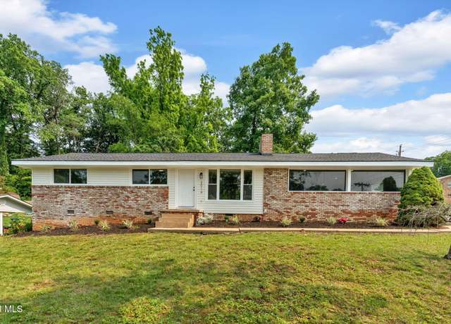 Property at 2016 Sand St, Kingsport, TN 37660, 3 beds, 2 baths