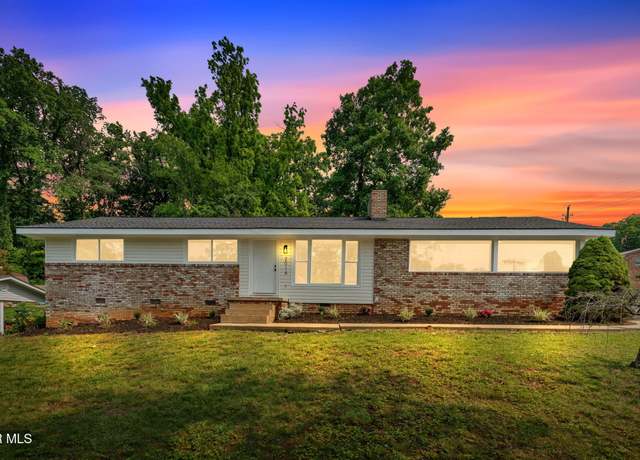 Property at 2016 Sand St, Kingsport, TN 37660, 3 beds, 2 baths