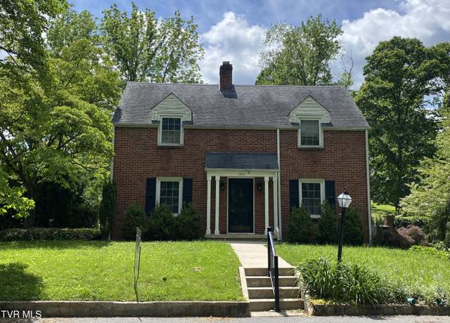 Property at 346 North St, Marion, VA 24354, 3 beds, 4 baths