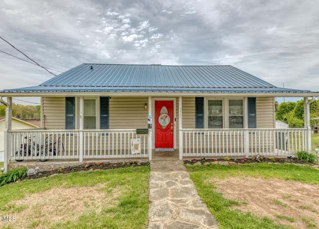 Property at 322 Doe Ave, Elizabethton, TN 37643, 3 beds, 1 bath