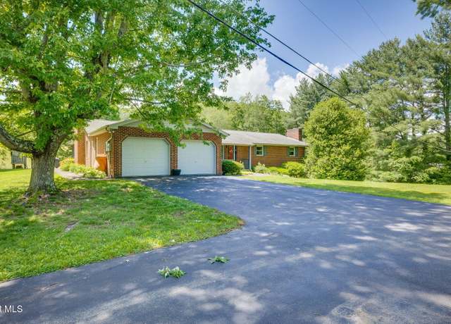 Property at 632 Cox Hollow Rd, Kingsport, TN 37663, 4 beds, 3 baths