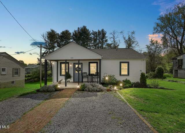 Property at 121 Arlington Dr, Johnson City, TN 37601, 3 beds, 1 bath