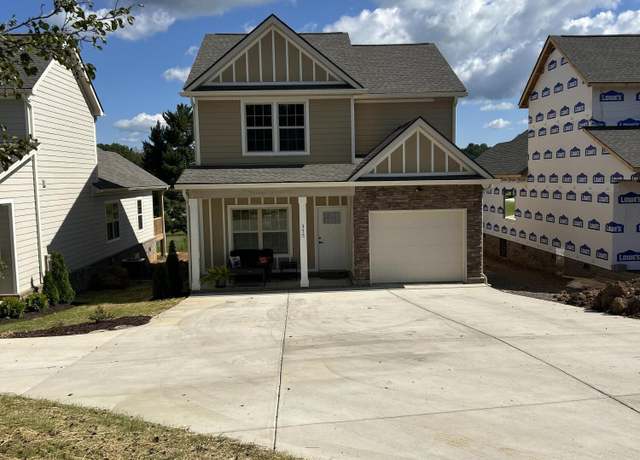 Property at 375 Monroe Dr, Bristol, TN 37620, 4 beds, 2.5 baths