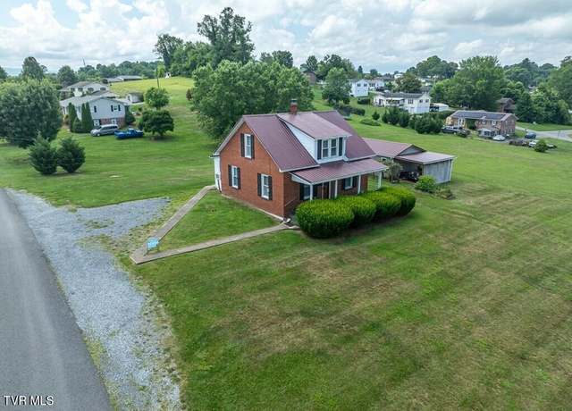 Property at 204 Highland Ave, Glade Spring, VA 24340, 2 beds, 1 bath