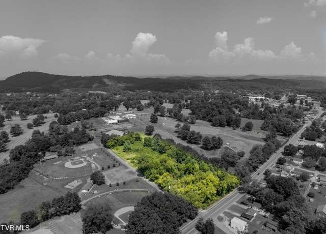 Property at 802 Country Club Ct, Johnson City, TN 37601