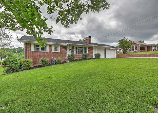 Property at 113 Belmont Dr, Greeneville, TN 37745, 5 beds, 2 baths