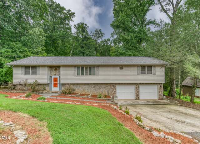 Property at 254 Aviation Dr, Elizabethton, TN 37643, 4 beds, 3 baths