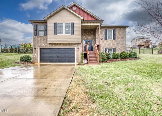 Property at 2102 Falling Leaf Dr, Kingsport, TN 37664, 4 beds, 3 baths