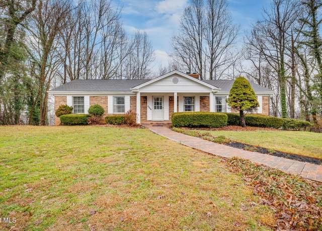 Property at 1806 Brentwood Dr, Greeneville, TN 37743, 3 beds, 3 baths