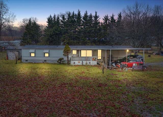 Property at 458 Barrett Pvt Dr, Blountville, TN 37617, 2 beds, 2 baths