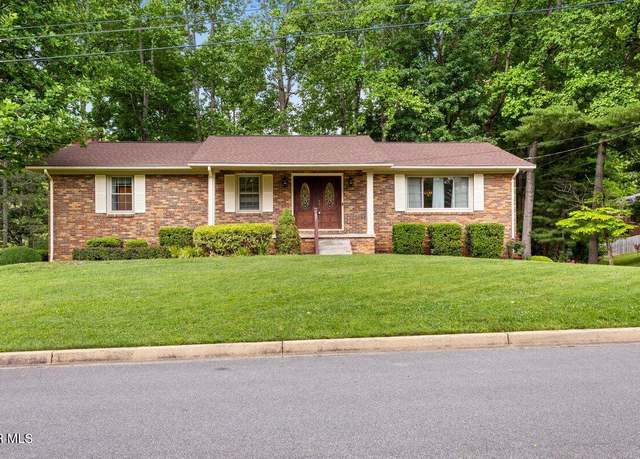 Property at 2 Mistletoe Ct, Johnson City, TN 37604, 4 beds, 3 baths