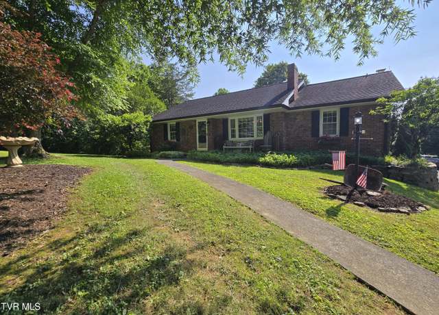 Property at 1210 Riverview Dr, Elizabethton, TN 37643, 3 beds, 2.5 baths